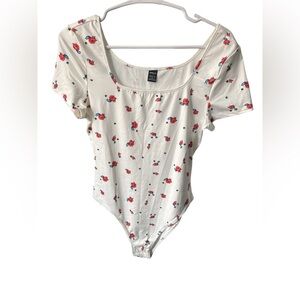 SHEIN Cream and Red Floral Bodysuit